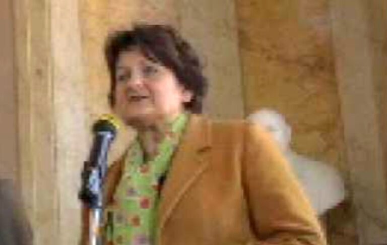 Frosinone – Addio alla preside Giovanna Maniccia: addolorati studenti e colleghi insegnanti