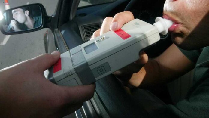 alcol test polizia controlli strada ebbrezza alcol test polizia controlli strada ebbrezza