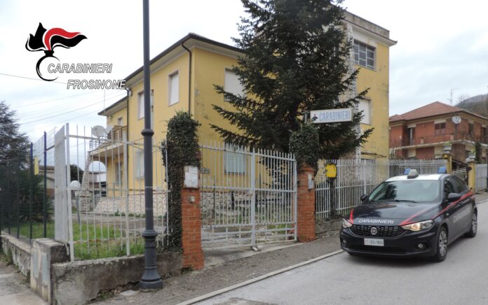 vicalvi maltrattamenti violenza madre vicalvi maltrattamenti violenza madre