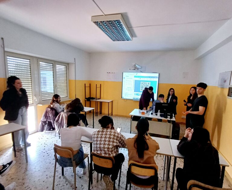 Frosinone – Servizio Civile Universale Formazione e Lavoro, i volontari incontrano le studentesse del corso di Servizi di trattamento estetico