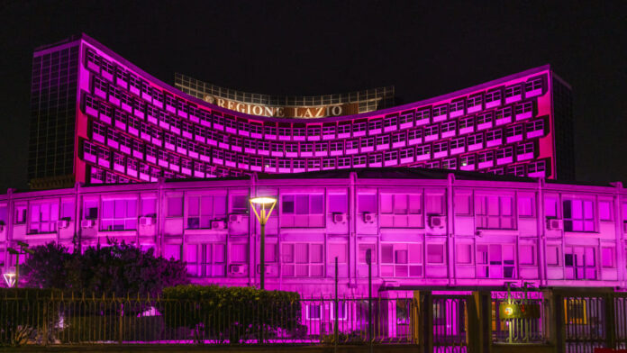 Giornata Internazionale della Donna, Acea illumina di viola la sede della Regione Lazio Giornata Internazionale della Donna, Acea illumina di viola la sede della Regione Lazio