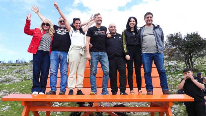 Roccasecca, inaugurata la panchina gigante sul monte Camarda Roccasecca, inaugurata la panchina gigante sul monte Camarda
