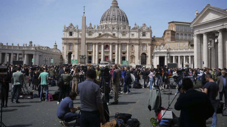 fedeli a San Pietro Roma Papa Francesco