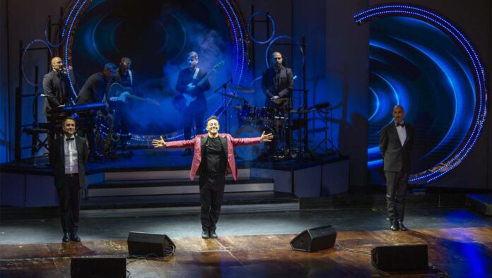 Teatro Manzoni - Tante belle cose, Francesco Cicchella Teatro Manzoni - Tante belle cose, Francesco Cicchella