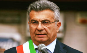 enzo salera sindaco cassino indagato corruzione