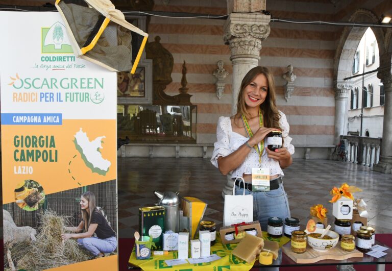 Alatri – Giorgia Campoli e le api alla finale nazionale degli oscar green al villaggio Coldiretti di Udine
