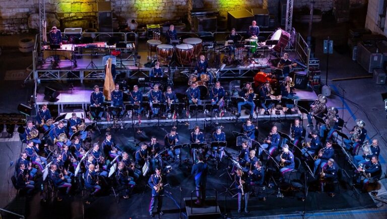 Le città di Alatri ed Isola del Liri hanno applaudito la magistrale esibizione della Banda musicale della Polizia di Stato