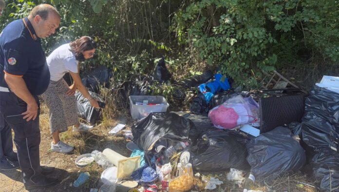 Pontecorvo, abbandono illegale di rifiuti in contrada Santi Cosma Pontecorvo, abbandono illegale di rifiuti in contrada Santi Cosma
