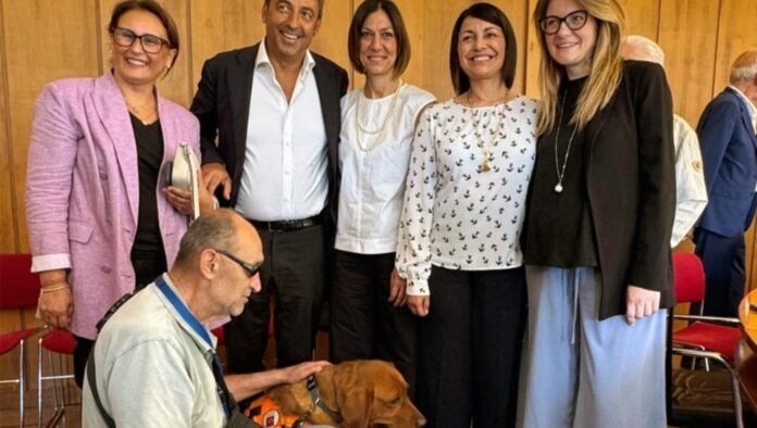 Sostegno per l’addestramento di cani guida per persone non vedenti Sostegno per l’addestramento di cani guida per persone non vedenti