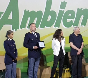 Arresti per traffico illecito di rifiuti: Legambiente premia gli agenti di Frosinone