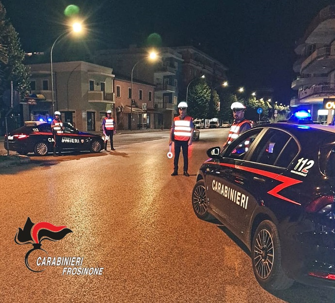 Carabinieri cassino posto di blocco notte