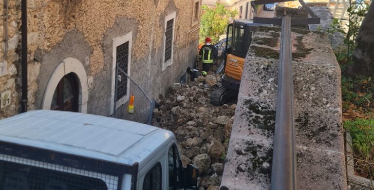 Guarcino – Vigili del Fuoco di nuovo all’opera sulla frana in centro