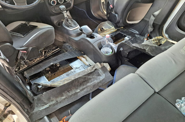 auto droga nascosta