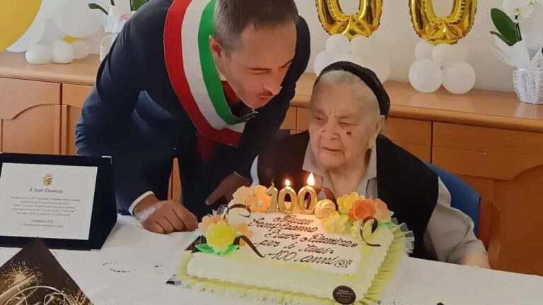 Ceccano – Suor Diomira compie 100 anni: gli auguri del sindaco Querqui