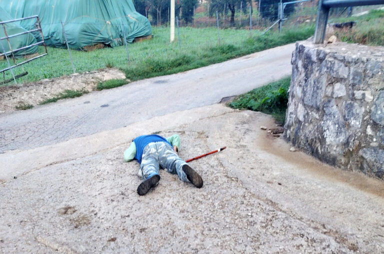 amaseno anziano a terra privo di sensi salvato da biker
