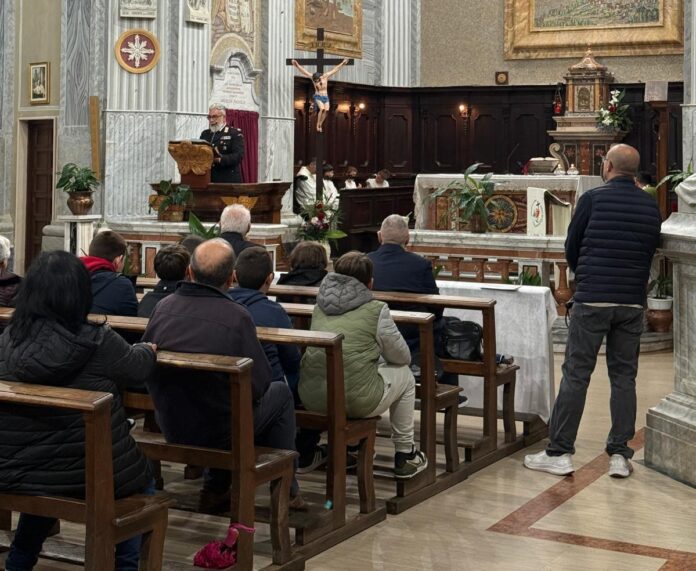 COLLEFERRO incontro dei Carabinieri in chiesa contro le truffe agli anziani COLLEFERRO incontro dei Carabinieri in chiesa contro le truffe agli anziani