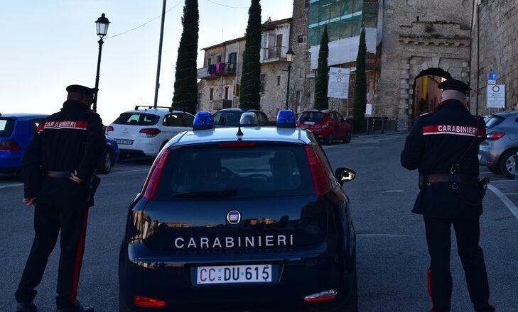Aggredisce i carabinieri ed evade dai domiciliari: 45enne finisce in carcere
