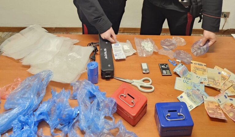 Fuga disperata tra le stradine di Fiuggi: scatta l’arresto