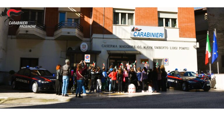 Pontecorvo celebra il 4 Novembre: gli studenti in caserma dai Carabinieri per la Giornata dell’Unità Nazionale e delle Forze Armate