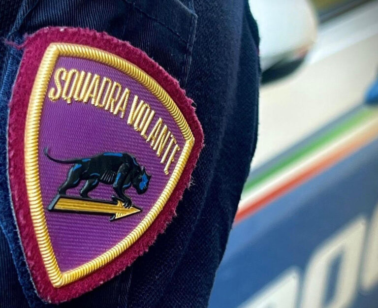 Anziano vaga confuso e senza meta nelle vie del Capoluogo: la polizia interviene e riesce a riportarlo a casa