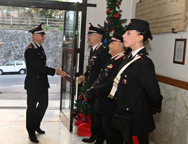 Frosinone, il Generale Cantoni in visita al Comando Provinciale per gli auguri di Natale