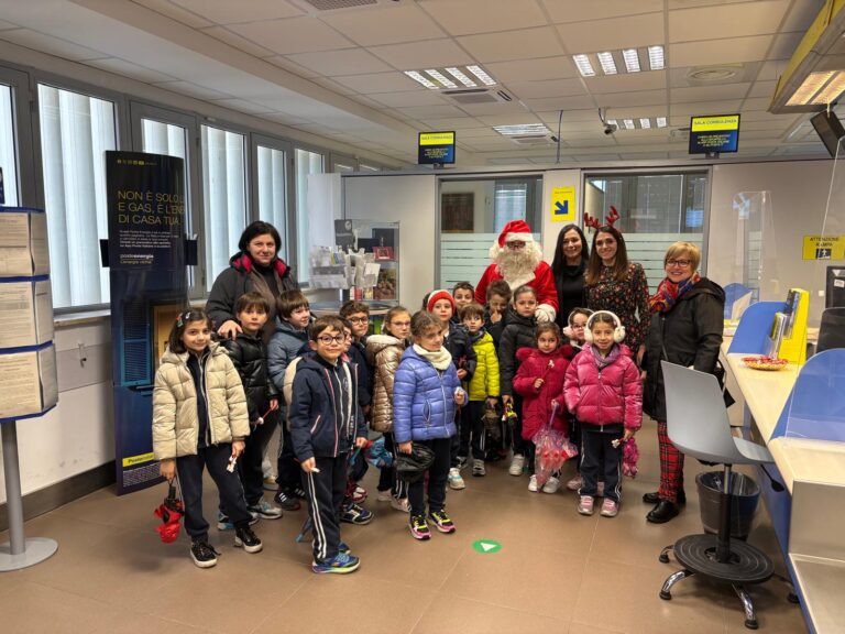 gli alunni della scuola elementare Suore Agostiniane inviano le letterine a Babbo Natale