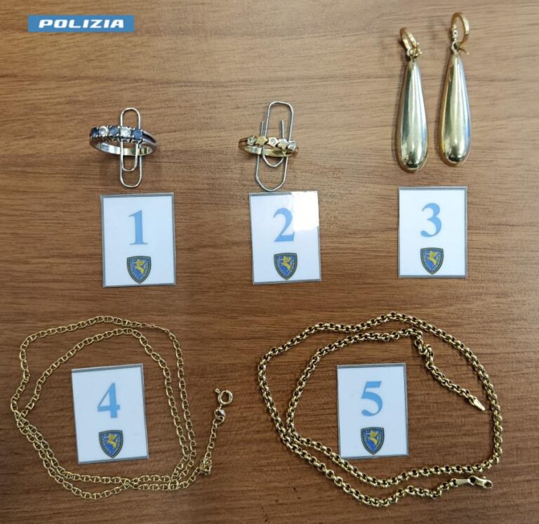 truffa anziana gioielli polizia