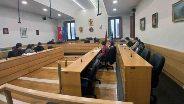 Ceccano, murales antismog davanti alla scuola “Luigi Mastrogiacomo”