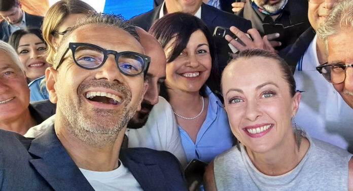 In primo piano Fabio Tagliaferri e Giorgia Meloni