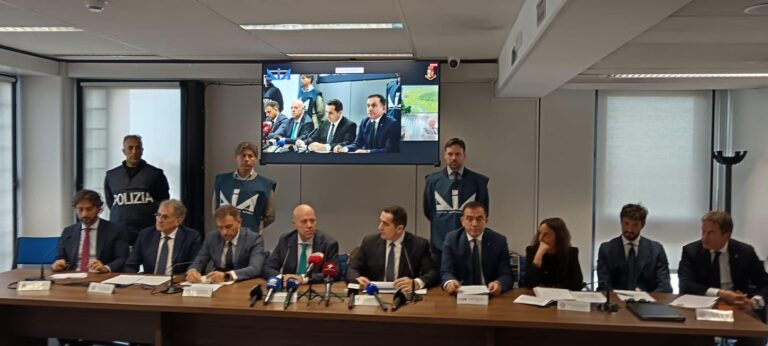 Dda mafia anagni italia albania