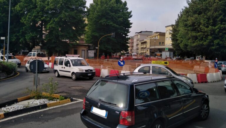 Rotatoria de matthaeis brt lavori cantiere frosinone