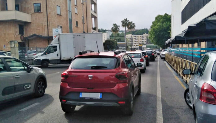 piazzale de matthaeis frosinone coda