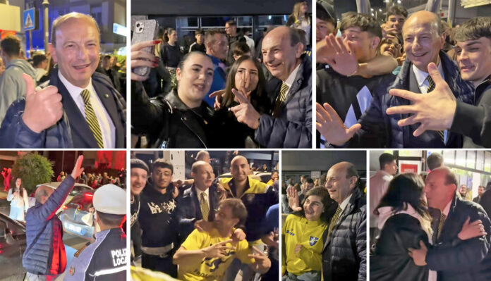 riccardo mastrangeli sindaco frosinone selfie festa serie a calcio