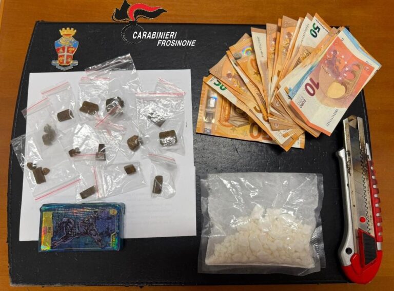 Ceccano, droga in casa: arrestato 54enne con cocaina, hashish e mille euro in contanti