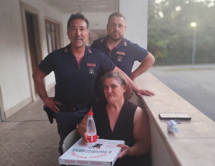 Cassino polizia pizza donna sola