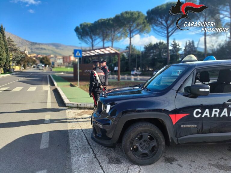 Roccasecca, spara un colpo a salve in stazione e pubblica il video sui social: denunciato un minorenne