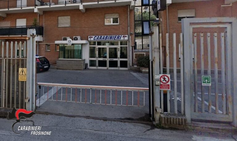 Anagni – Truffata, minaccia di uccidersi lanciandosi dalla finestra: salvata dai carabinieri