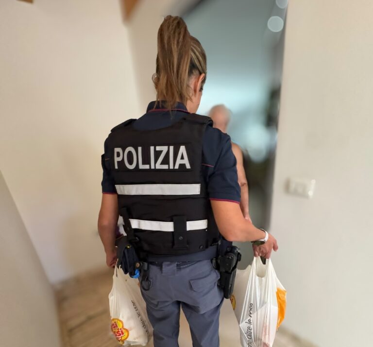 fiuggi-anziana-polizia.jpg