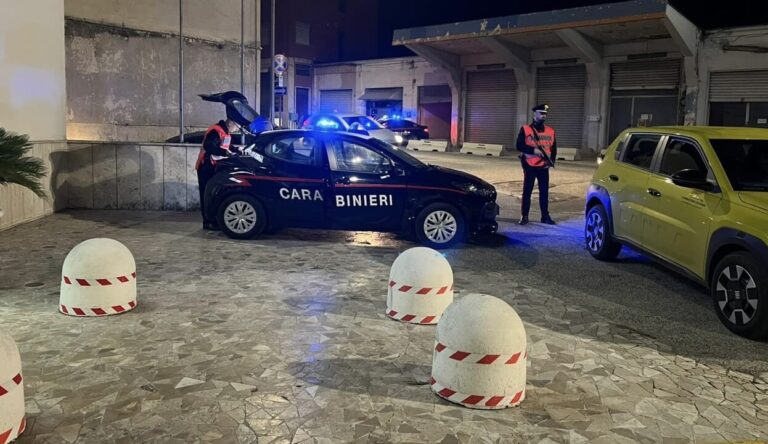 Pontecorvo, fermato con hashish in auto: in casa e in cantina spuntano 90 grammi di droga e 2.450 euro