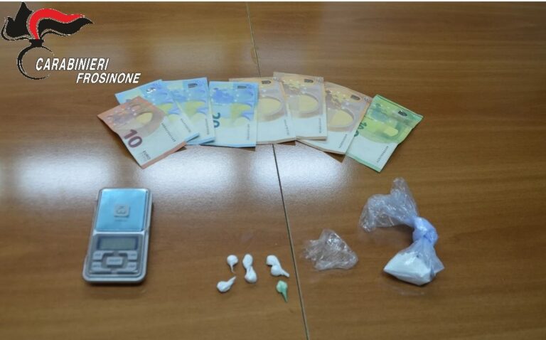 Veroli – Controlli antidroga: sorpreso con la cocaina in strada, arrestato un giovane