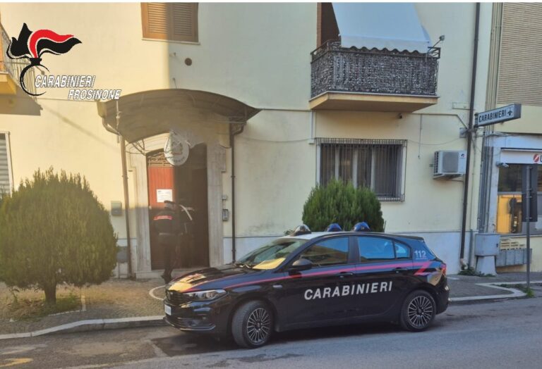 Ceprano, fermato al casello A1 con la carta d’identità manomessa: denunciato un 20enne