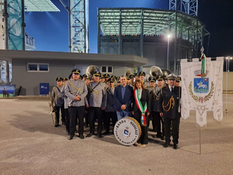 Frosinone-Sassuolo, la Banda di San Giorgio a Liri incanta lo Stirpe: musica e tradizione in campo