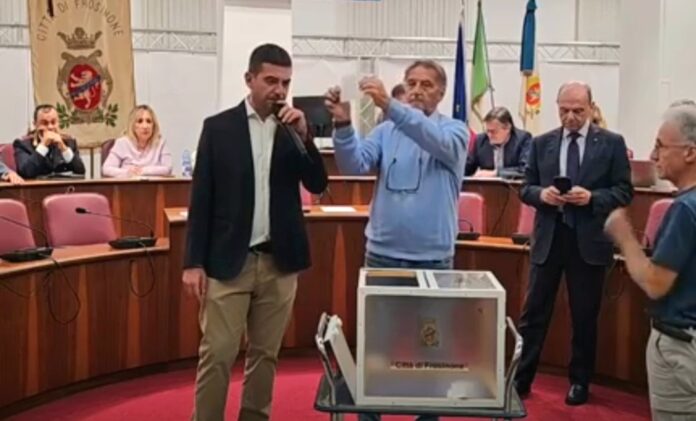 consiglio comunale frosinone votazione presidente